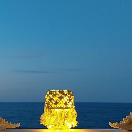 Amazing Beachfront Apartment In Hersonissos Eksteriør bilde