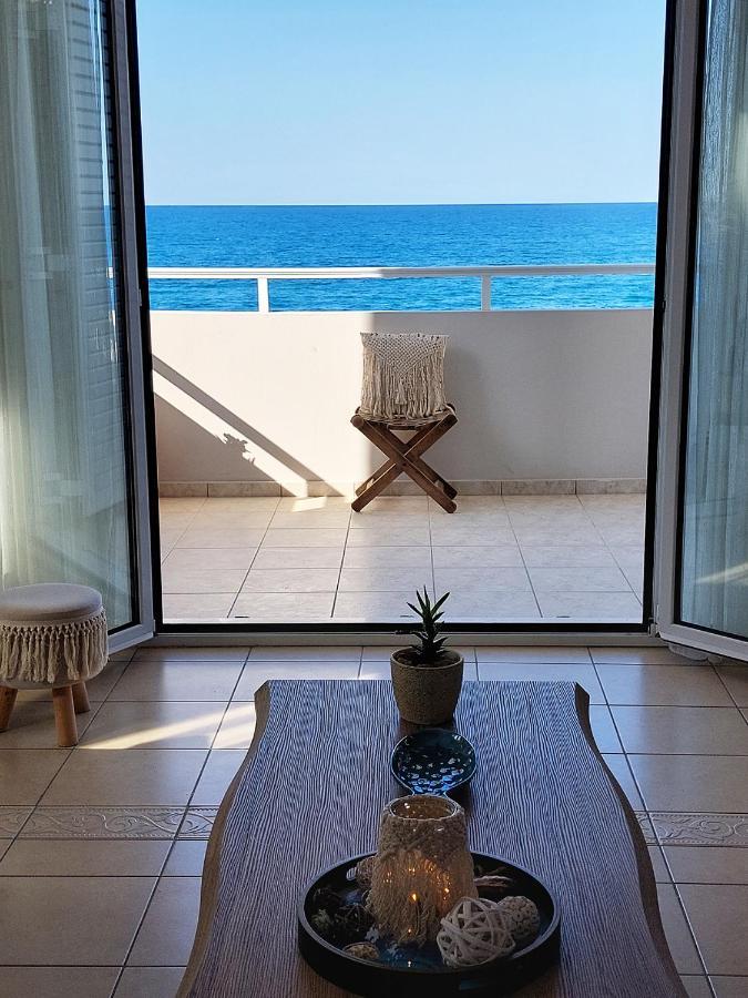 Amazing Beachfront Apartment In Hersonissos Eksteriør bilde