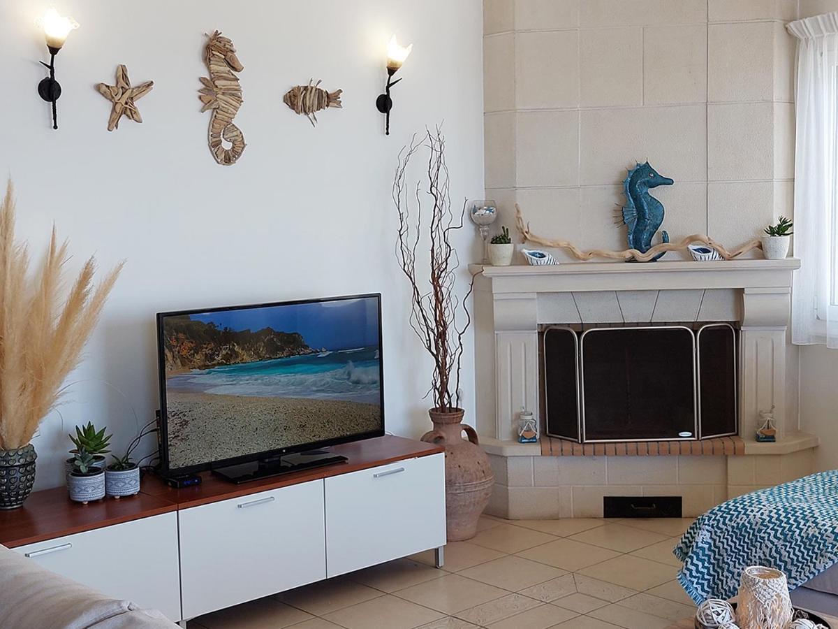 Amazing Beachfront Apartment In Hersonissos Eksteriør bilde