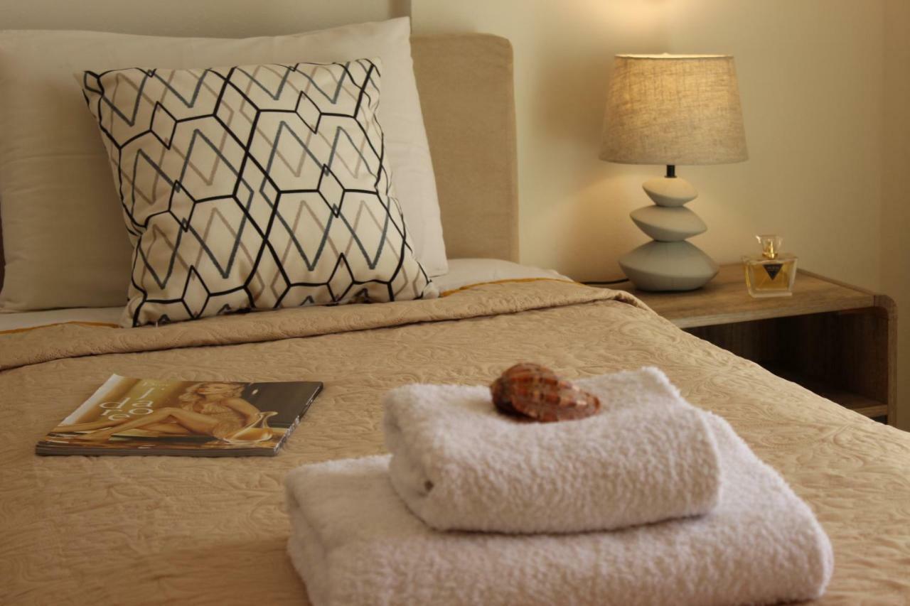 Amazing Beachfront Apartment In Hersonissos Eksteriør bilde
