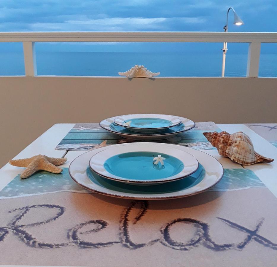 Amazing Beachfront Apartment In Hersonissos Eksteriør bilde